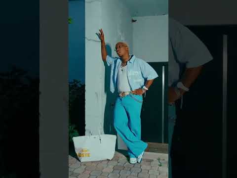 DJ Tira & Pcee &ndash; Awungazi (feat. General C&rsquo;mamane) Music Video (Clip) #mahitsawarded