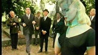 Download lagu Crew cuts - Sh Boom (Ewan McGregor, lipstick on your collar ,mini series) mp3