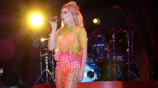Paloma Faith - Love Only Leaves You Lonely live Delamere Forest 03-07-15