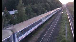 preview picture of video 'D449 - in Hoppegarten wartet der Zug auf die NEB'