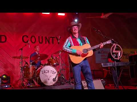 Zach Top singing Dan Seals, "Everything That Glitters is Not Gold."