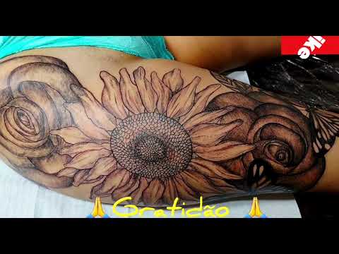 tatuagem de girassol borboletas tattoo whip shading tattoo Leo Colin tattoo floral