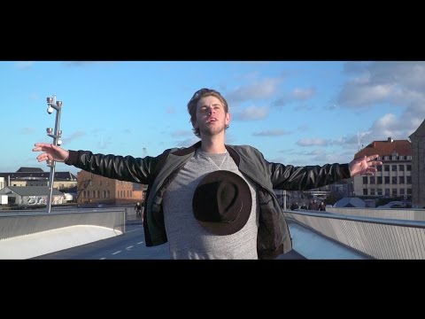 Albert Dyrlund - Hellerup-dreng [Official Video]