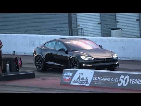 TESLA PLAID VS BMW 1/4 MILE RACE. 1000 HORSEPOWER CLUB