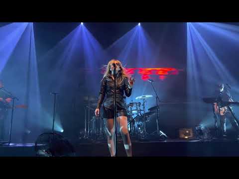 Chvrches (Live) - Violent Delights (Los Angeles, CA - Hollywood Palladium) (12/18/2021)