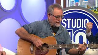 John Williamson Gives Impromptu Acoustic Performance Of &#39;True Blue&#39; | Studio 10