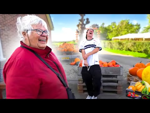 POMPOENEN KOPEN BIJ EEN HILARISCHE OMA! #3708