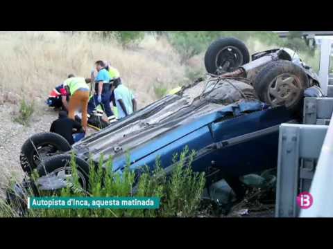 Cinc joves ferits lleus en bolcar el seu cotxe en l’autopista d’Inca