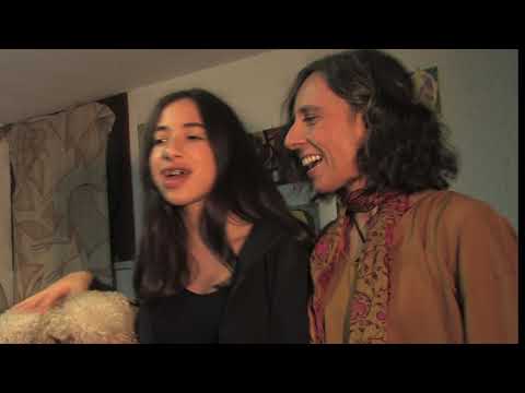 Coro Vesuviano  - Cammena' 'mpace - HD Video