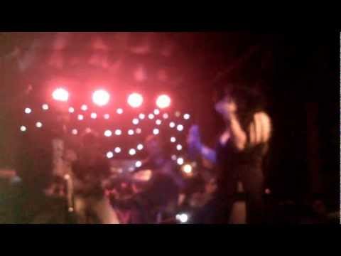 faih ksenou tha mou kleiseis to spiti