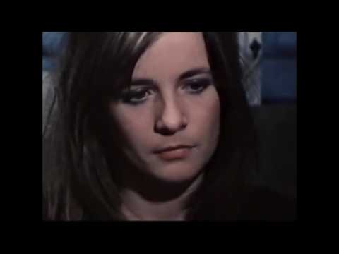 Giallo a Venezia (Mario Landi, 1979) - Leonora Fani, Gianni Dei, grissini e cozze