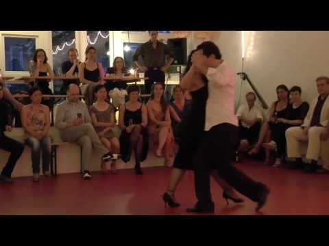  Geraldine Rojas  and  Ezequiel Paludi  are  dancing  to  "  Te Aconsejo Que Me Olvides  "  by  Aníbal Troilo
