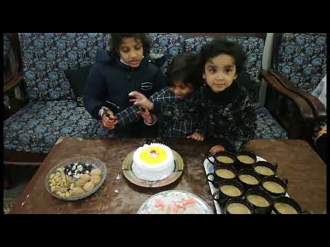 Happy christmas to all of you / mud night Christmas cake cutting