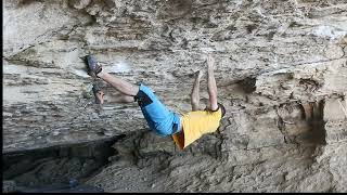 Video thumbnail of Catalan Witness the Fitness, 8C. Cova de l'Ocell