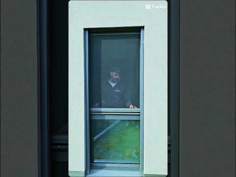 GP Drehtür mit Selbstschliesser und Trittschutzblech: robust und ideal für stark genutzte Balkon- und Terrassentüren.