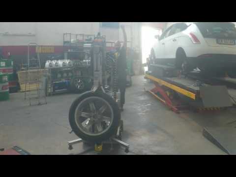 TIREBOT - A TIRE workshop roBOTic assistant