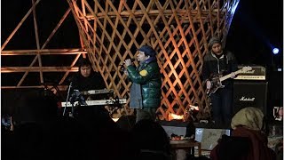 Download lagu Manis Studio | Nostalgia dari Mus Mujiono dan Aksi Tompi Tutup Jazz Gunung Bromo Hari Pert mp3