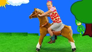 Assistant Rides Spirit on a Spooky Scavenger Hunt in the Ultimate Box Fort with PJ Masks and Paw Pat