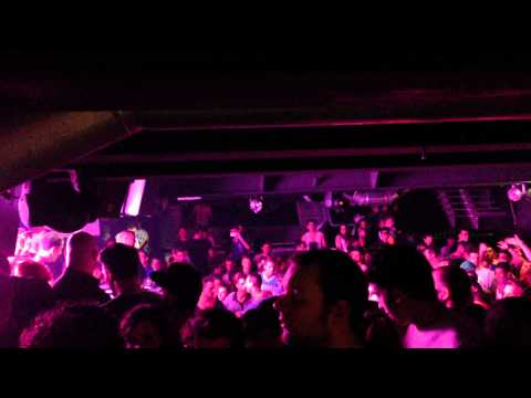 Dubfire played Johnny Kaos-Bass in your face (Mattew Jay rmx) at Bolgia 30/04/2013