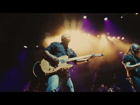 Genitallica Ft Inspector- Mi Vida No Vale Nada (En Vivo 15 Años)