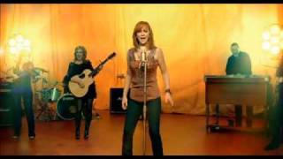 Reba McEntire - Strange