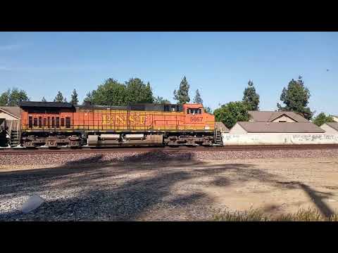 BNSF STOBAR going into Figarden siding (my phone vid)