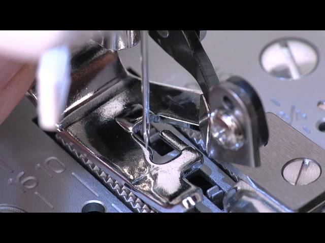 Vidéo teaser pour SINGER® Side Cutter Presser Foot Attachment Tutorial