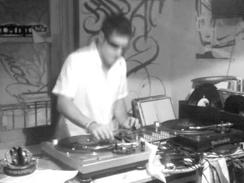 DJ KLEAN