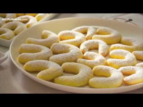 Recipe: Czech Vanilla Crescent Cookies - Vanilkove Rohlicky