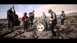 Derek Ryan   Hold On To Your Hat featuring Sharon Shannon