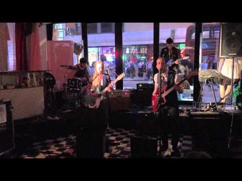 White Fever | Skeleton Disease | Live at Paper Dress Vintage