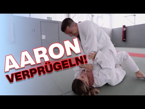 Video Thumbnail: AARON TROSCHKE VERPRÜGELN! | MRS. BELLA