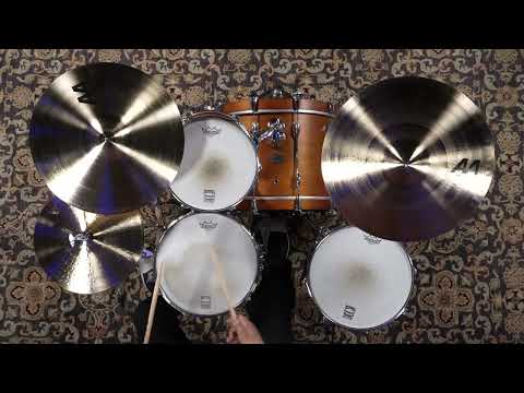 Sabian 14" HH Medium Hi-Hats - 1017/1394g (11402-1112025MM)