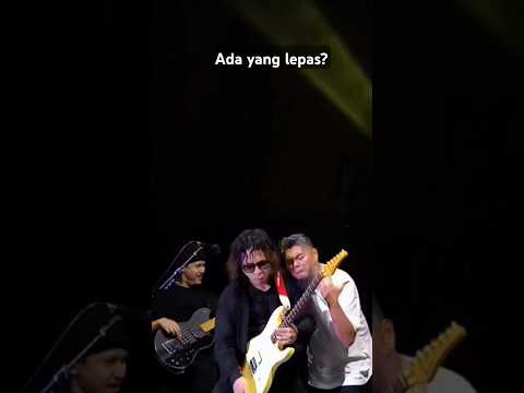 Iman J-Rocks Solo Gitar di Lagu Halfmath, Ada Kejadian Tak Terduga! #Shorts