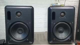 Video thumbnail for Loa Mỹ EV S40 - bass 14 trép dom, dòng loa phòng thu, chất âm rất hay by Sơn Audio Bình Dương - 0943398877