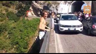 si-lancia-dal-ponte-il-video-diventa-virale