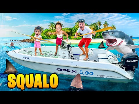 PAPÀ MIKE È STATO ATTACCATO DA UNO SQUALO IN MEZZO AL MARE IN BARCA, AURORA SI PRENDE CURA DI LUI!