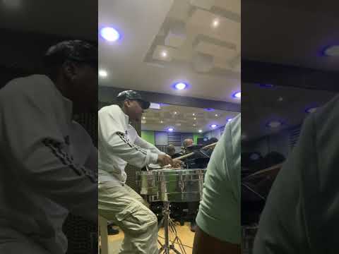 Mosaico indestructible ensayo Macken flow