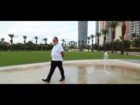 Michoel Schnitzler - Es Hakol - Official Music Video | מיכאל שניצלער - ביסט מיין טאטע - הקליפ הרשמי