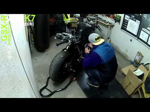 GSXR 750 K7 rebuild by G.R.Z project