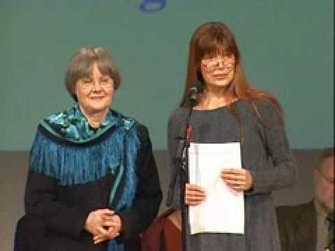 Katja Ebstein (evangelisch) & Inge Brück (katholisch) singen "Maria, Friedenskönigin"