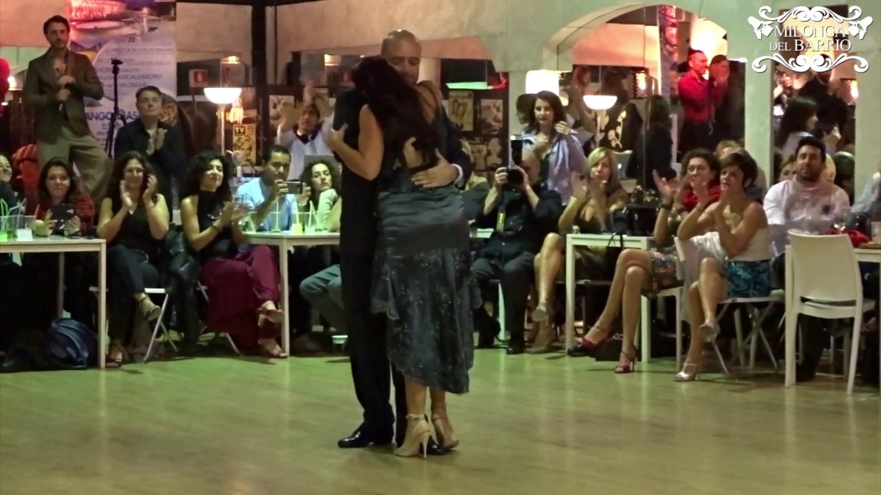 Diego Benavidez e Natasha Agudelo • 24/11/2017 Milonga del Barrio • Roma, Italia • Video 1 di 4
