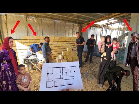 The dream house is being built, but a family storm threatens the peace of the divorced woman