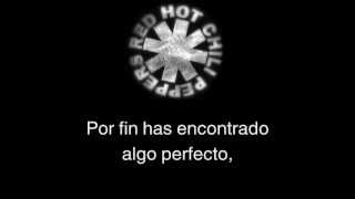Red Hot Chili Peppers - Hard to Concentrate [español]