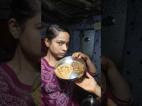 पनीर भुजिया With Gravy 😋 बानते Time light ही नही थी 🥲