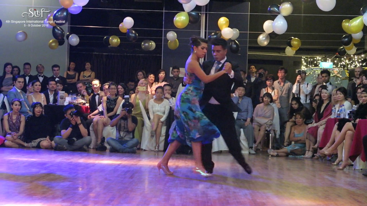 Sebastian Achaval & Roxana Suarez 2/3