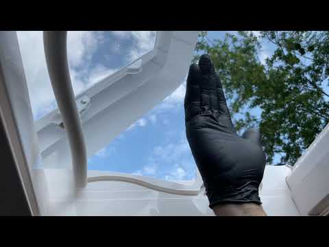 Dometic Midi Heki roof light with anti wind latches