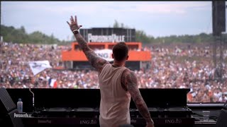 Download lagu Blasterjaxx x Naeleck - ID (Oh Fortuna) [LIVE AT PAROOKAVILLE 2025] mp3