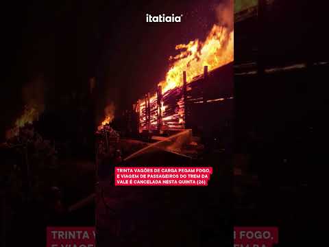 TRINTA VAGÕES DE CARGA PEGAM FOGO, E VIAGEM DE PASSAGEIROS DO TREM DA VALE É CANCELADA