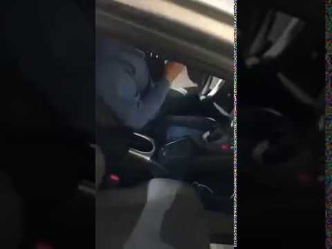 الاردن : شاهد..رجل شرطة يعتدي على سائق بالضرب مستغلا سلطته!!